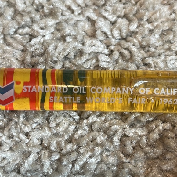 1962 SEATTLE WORLDS FAIR STANDARD OIL BOOTH RPM HANDY OIL never opened - Picture 6 of 7